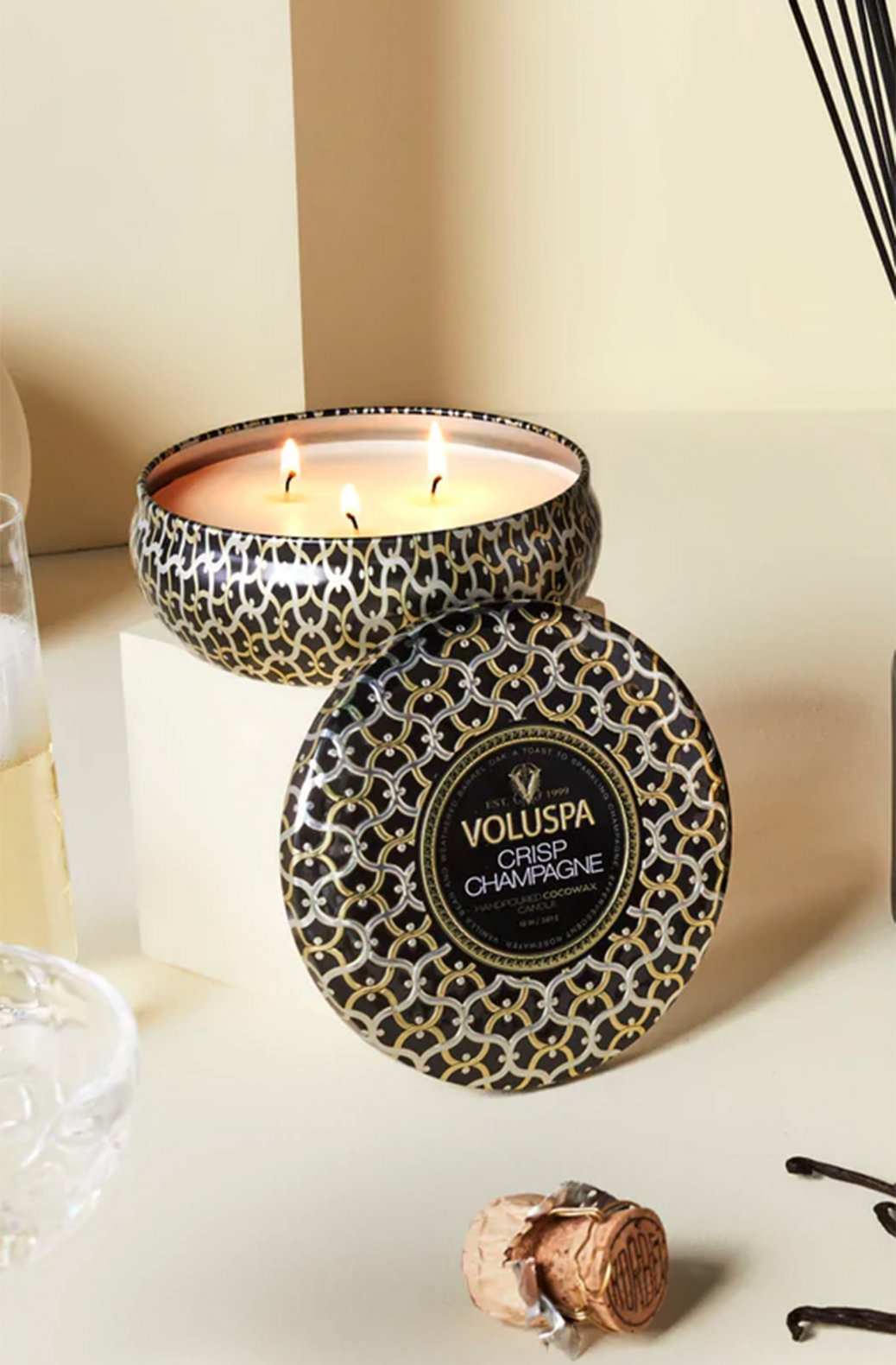 Voluspa 3 Wick Tin Candle 40 tim Crisp Champagne