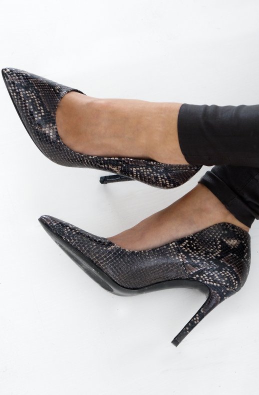 A Pair - Pointed Snake Pumps 