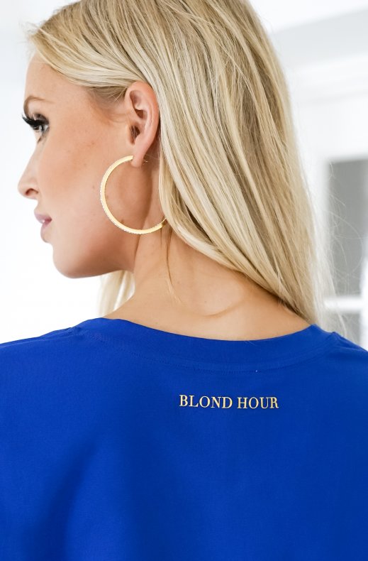 Blond Hour - the Perfect Round neck Tshirt - Vibrant Blue