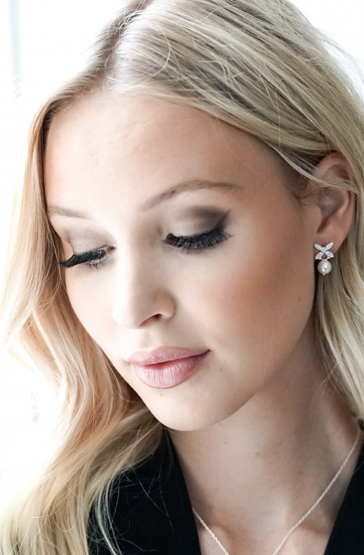 Carolina Gynning Jewelry - Ellipse Mini Pearl Earrings Silver