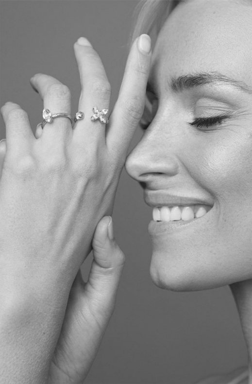 Caroline Svedbom - Crystal Star Ring - Rhodium Crystal