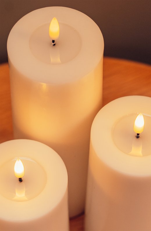 Deluxe Homeart - Led Candle 10x20 cm Cream Indoor