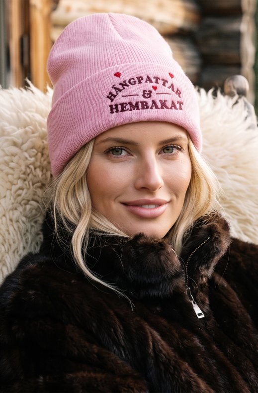 Hatitude - Hängpattar & Hembakat Beanie - Pink