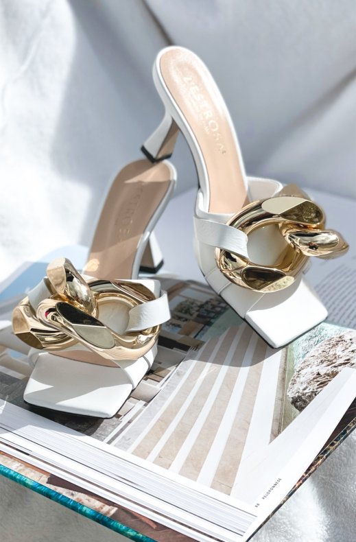 Lestrosa - Large Gold Buckle Heel - Whitev