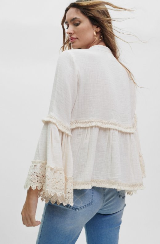 Lola Casademunt - Top with Trumpet sleeve 22360004 - Offwhite