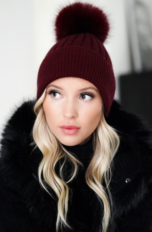Plain Vanilla - Beanie with faux fur pompom - Bordeaux