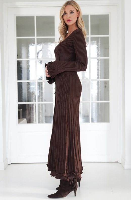 Mixed Brands - Ribbed dress with buttons and Frill 2708 - Brown