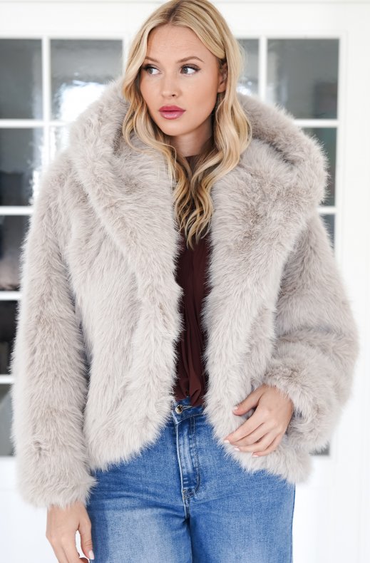 Mixed Brands - Fake fur jacket with hood M08 - Beige