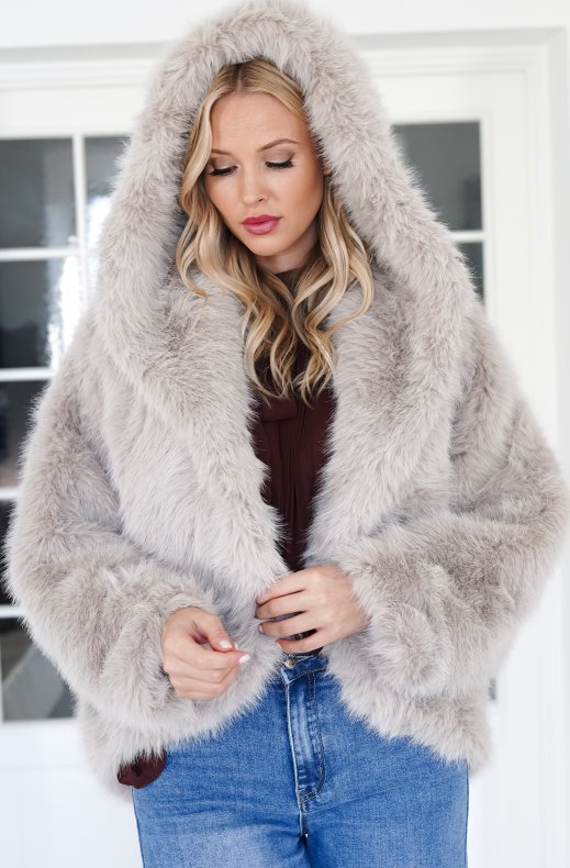 Mixed Brands - Fake fur jacket with hood M08 - Beige