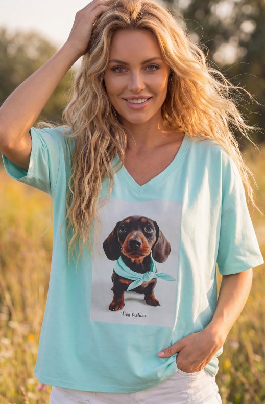 Mixed Brands - Tshirt Vneck Sausage Dog with Scarf 6712 - Green