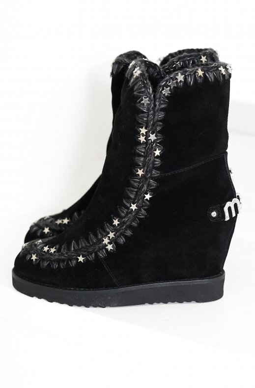 MOU – FRENCH TOE WITH METAL STARS ON ESKIMO STITCHING BLACK