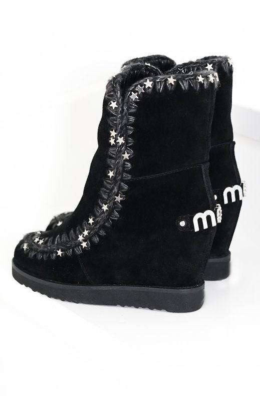 MOU – FRENCH TOE WITH METAL STARS ON ESKIMO STITCHING BLACK
