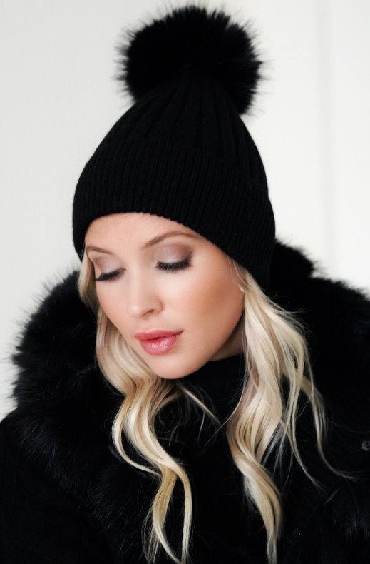 Plain Vanilla - Beanie with faux fur pompom - Black