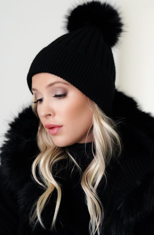 Plain Vanilla - Beanie with faux fur pompom - Black